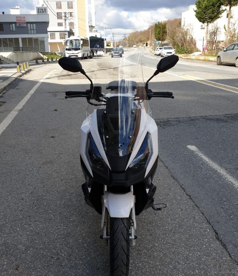 MOTOCAM Volta Apec Apx7 Ön Cam 2025-2026 Model 68cm Şeffaf Renkli 4mm ORTA BOYLU