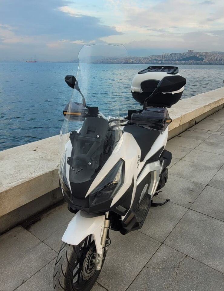 MOTOCAM Volta Apec Apx7 Ön Cam 2025-2026 Model 68cm Şeffaf Renkli 4mm ORTA BOYLU