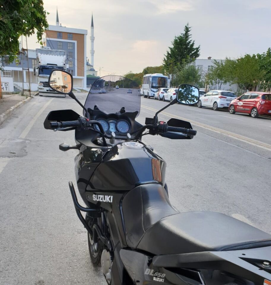 MOTOCAM Suzuki V-strom DL 650 Ön Cam 2004-2010 Model 45cm Füme Renkli 4mm