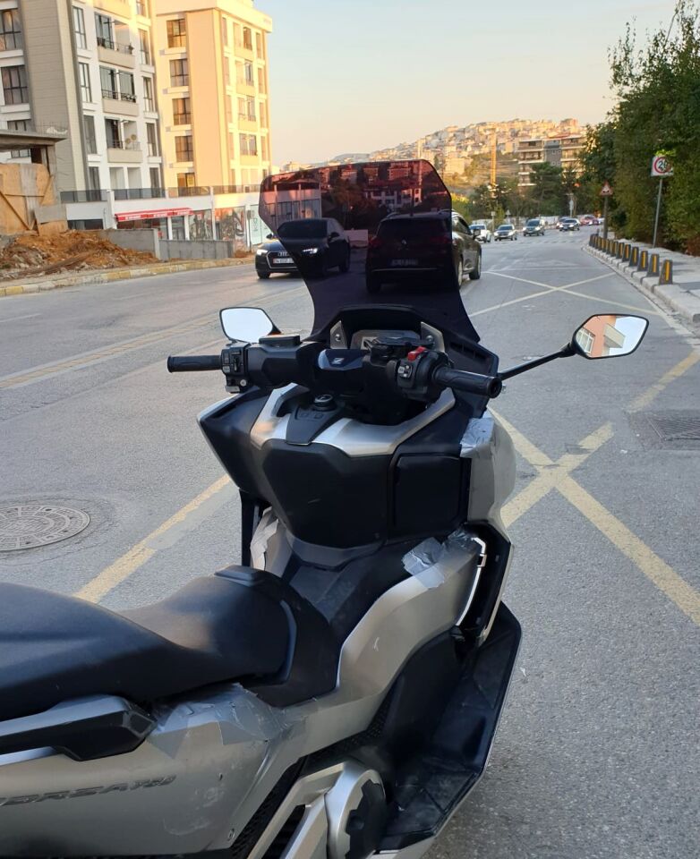 MOTOCAM Honda Forza NSS 750 Ön Cam 2021-2023 Model 60cm Siyah Renkli 4mm