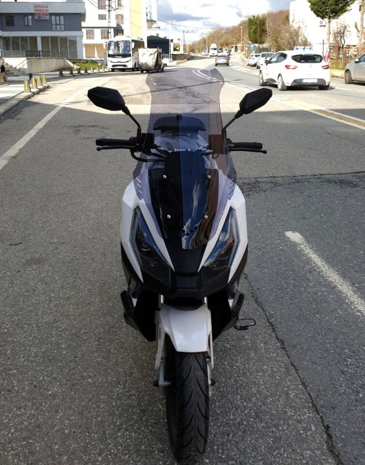 MOTOCAM Volta Apec Apx7 Ön Cam 2025-2026 Model 75cm Füme Renkli 4mm UZUN