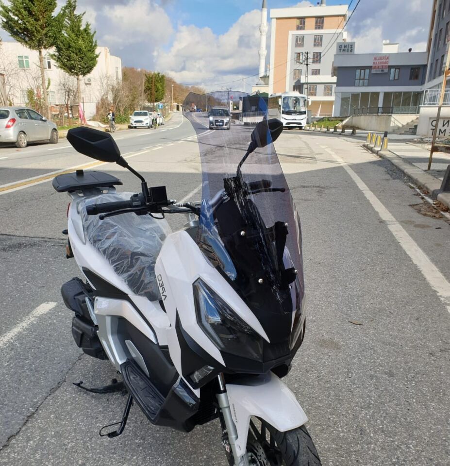 MOTOCAM Volta Apec Apx7 Ön Cam 2025-2026 Model 75cm Füme Renkli 4mm UZUN