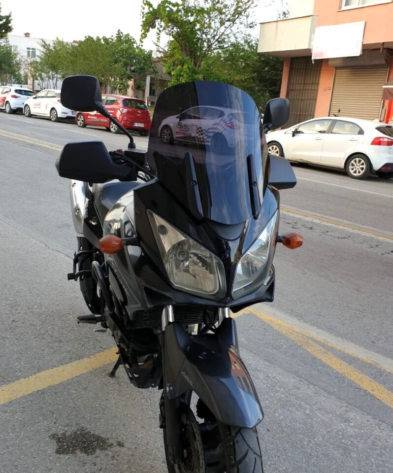 MOTOCAM Suzuki V-strom DL 650 Ön Cam 2004-2010 Model 45cm Siyah Renkli 4mm