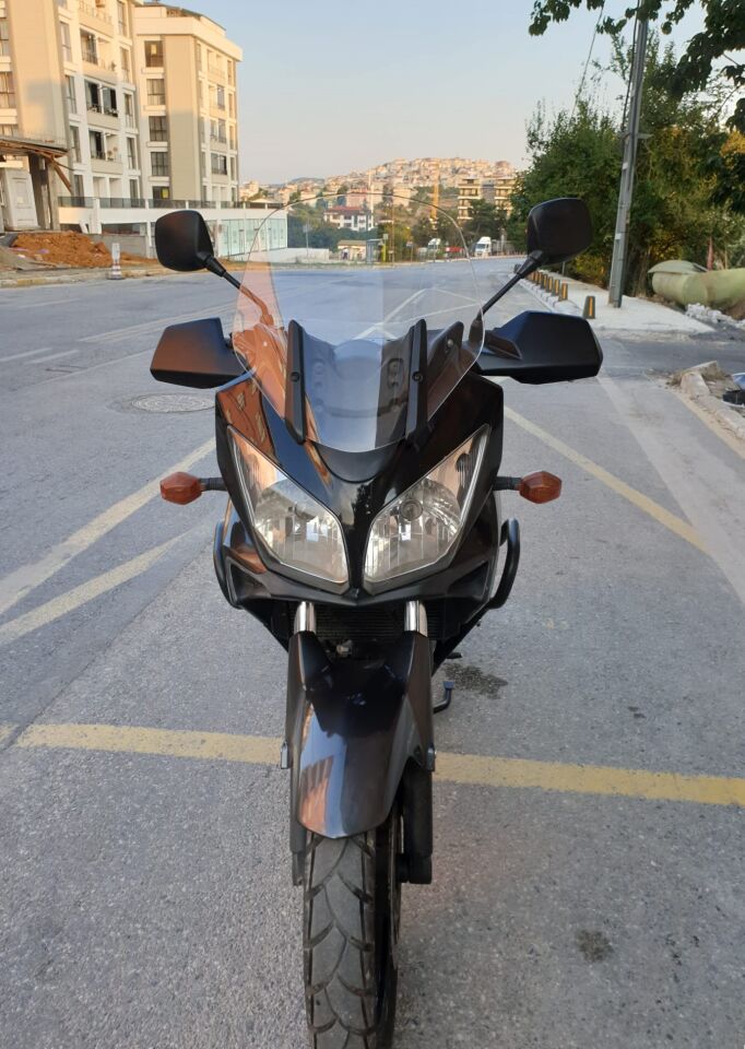 MOTOCAM Suzuki V-strom DL 650 Ön Cam 2004-2010 Model 45cm Şeffaf Renkli 4mm