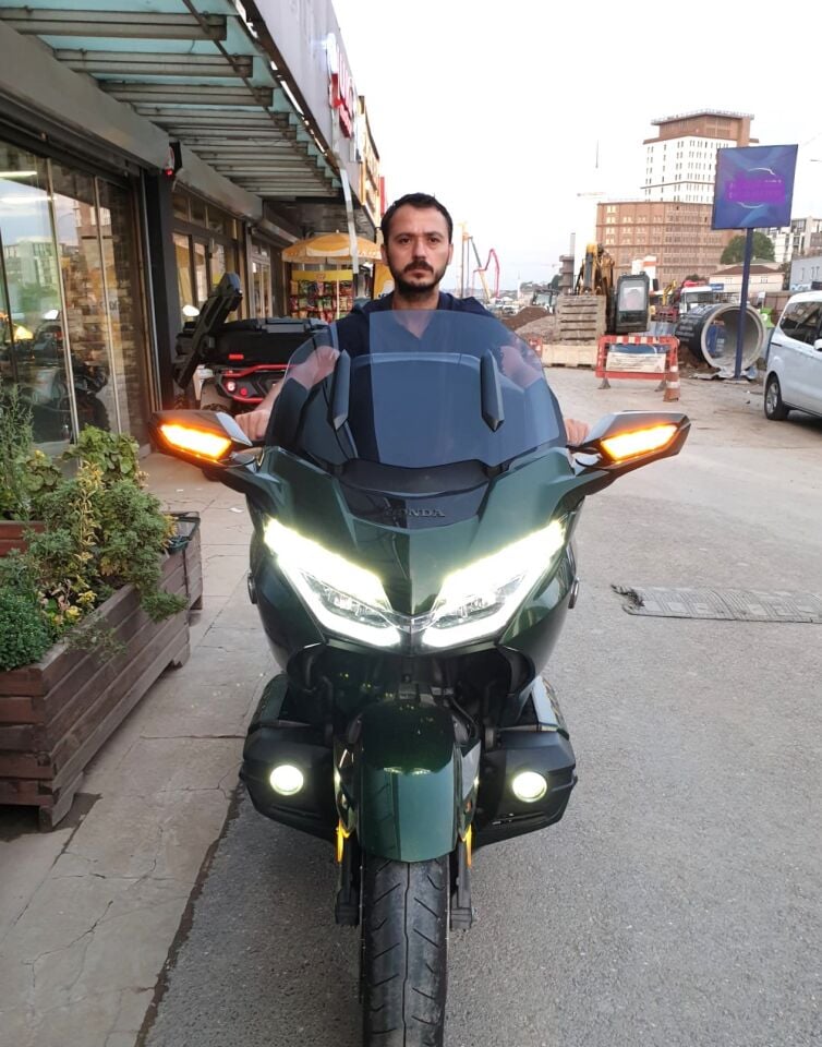 MOTOCAM Honda Goldwing Bagger Ön Cam 2018-2023 Model 38cm Füme Renkli 4mm ORTA BOYLU