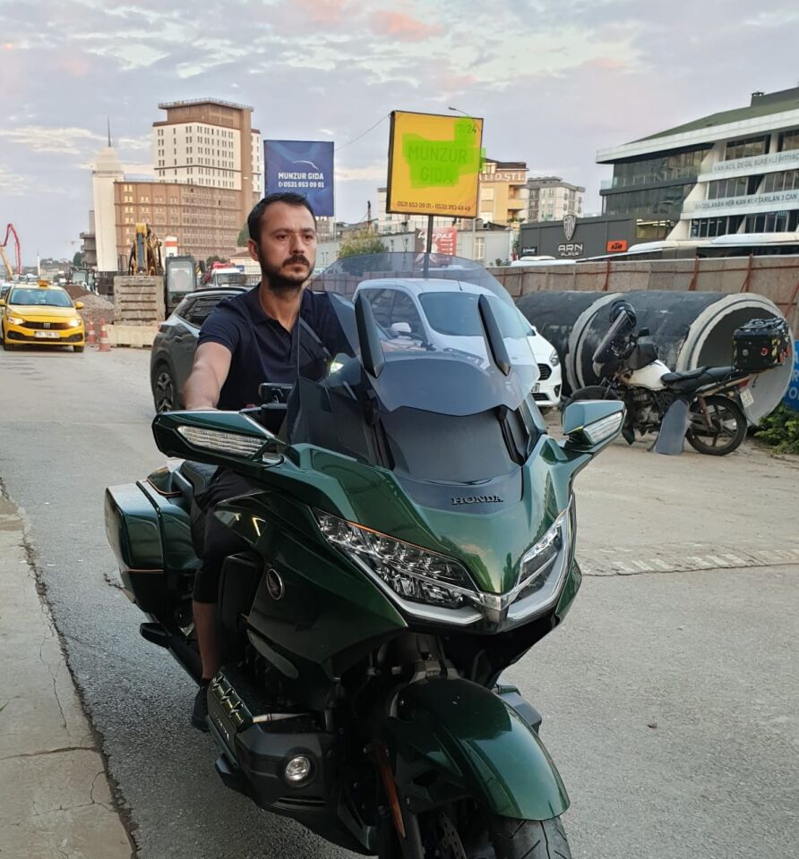 MOTOCAM Honda Goldwing Bagger Ön Cam 2018-2023 Model 38cm Füme Renkli 4mm ORTA BOYLU