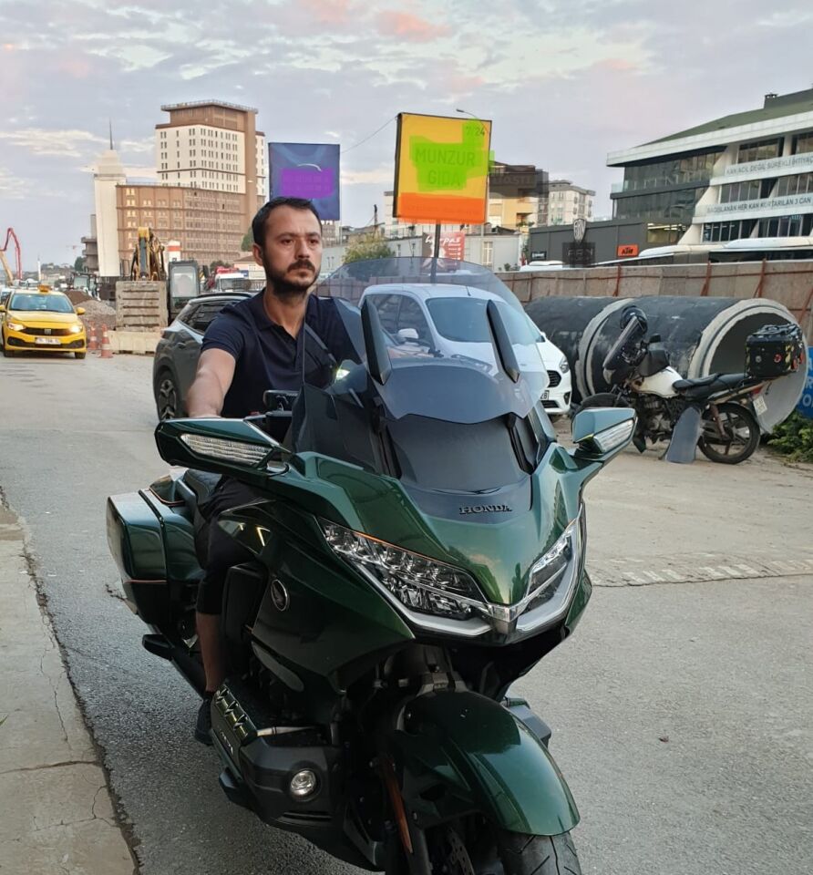 MOTOCAM Honda Goldwing Bagger Ön Cam 2018-2023 Model 38cm Füme Renkli 4mm ORTA BOYLU