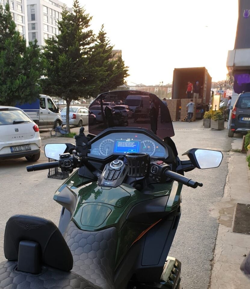 MOTOCAM Honda Goldwing Bagger Ön Cam 2018-2023 Model 38cm Siyah Renkli 4mm ORTA BOYLU