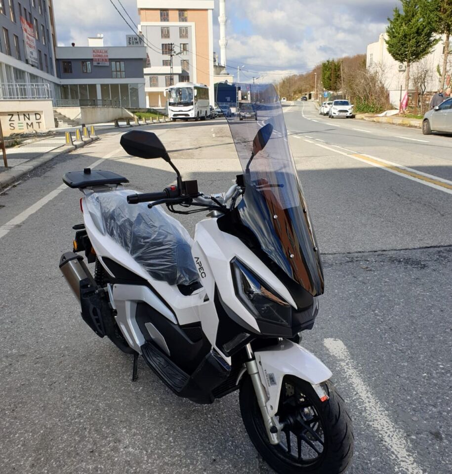 MOTOCAM Volta Apec Apx7 Ön Cam 2025-2026 Model 78cm Füme Renkli 4mm UZUN