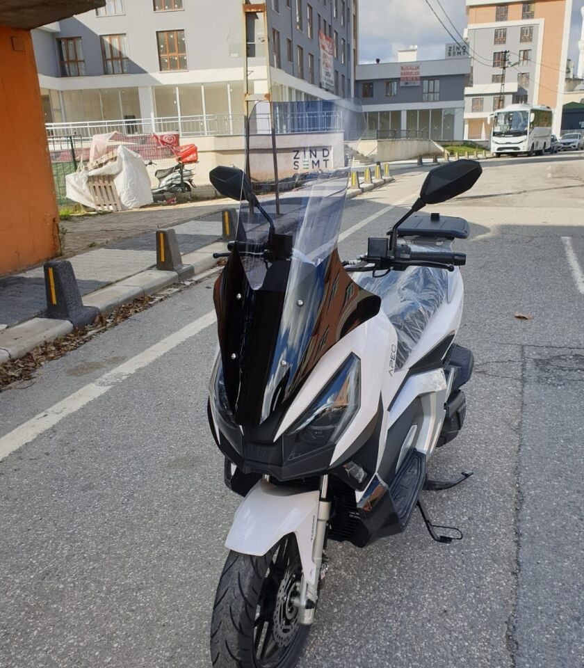 MOTOCAM Volta Apec Apx7 Ön Cam 2025-2026 Model 78cm Füme Renkli 4mm UZUN