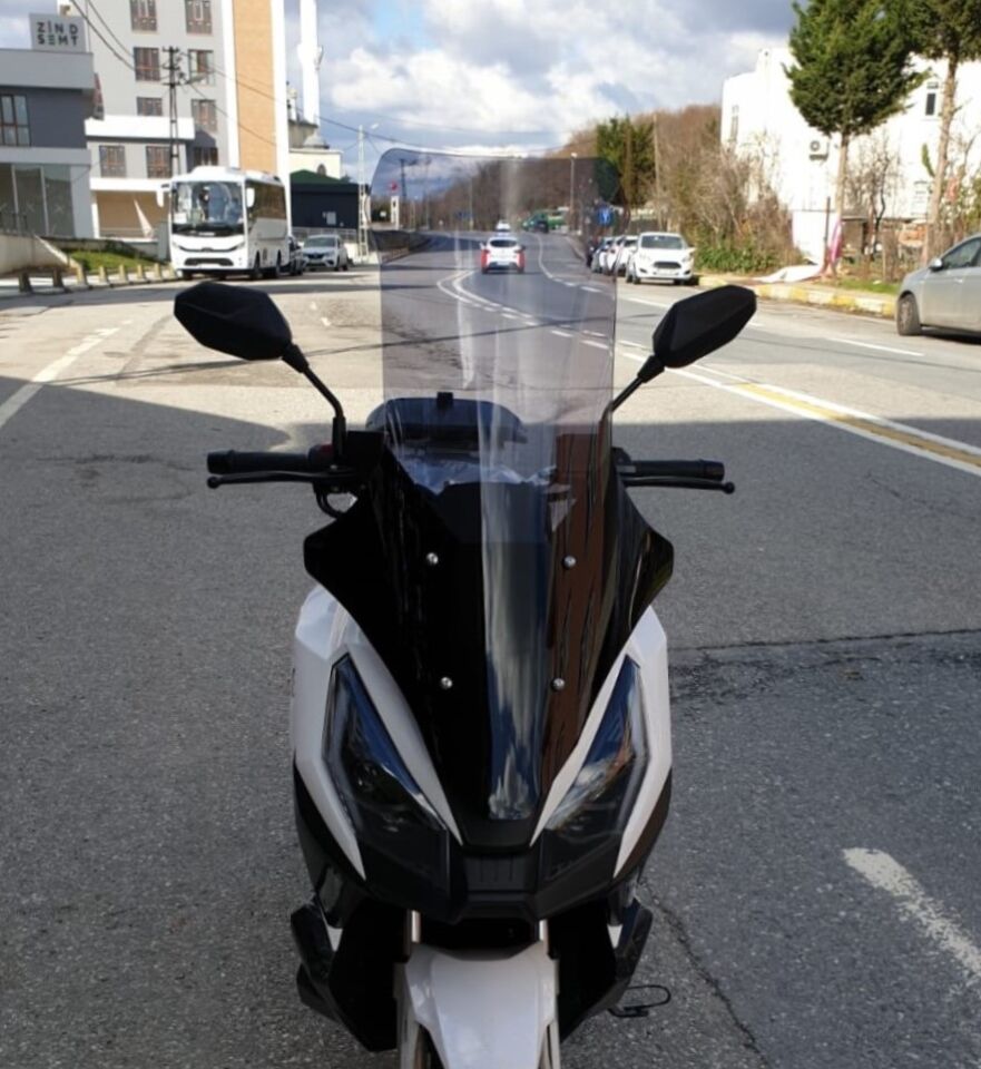 MOTOCAM Volta Apec Apx7 Ön Cam 2025-2026 Model 78cm Füme Renkli 4mm UZUN