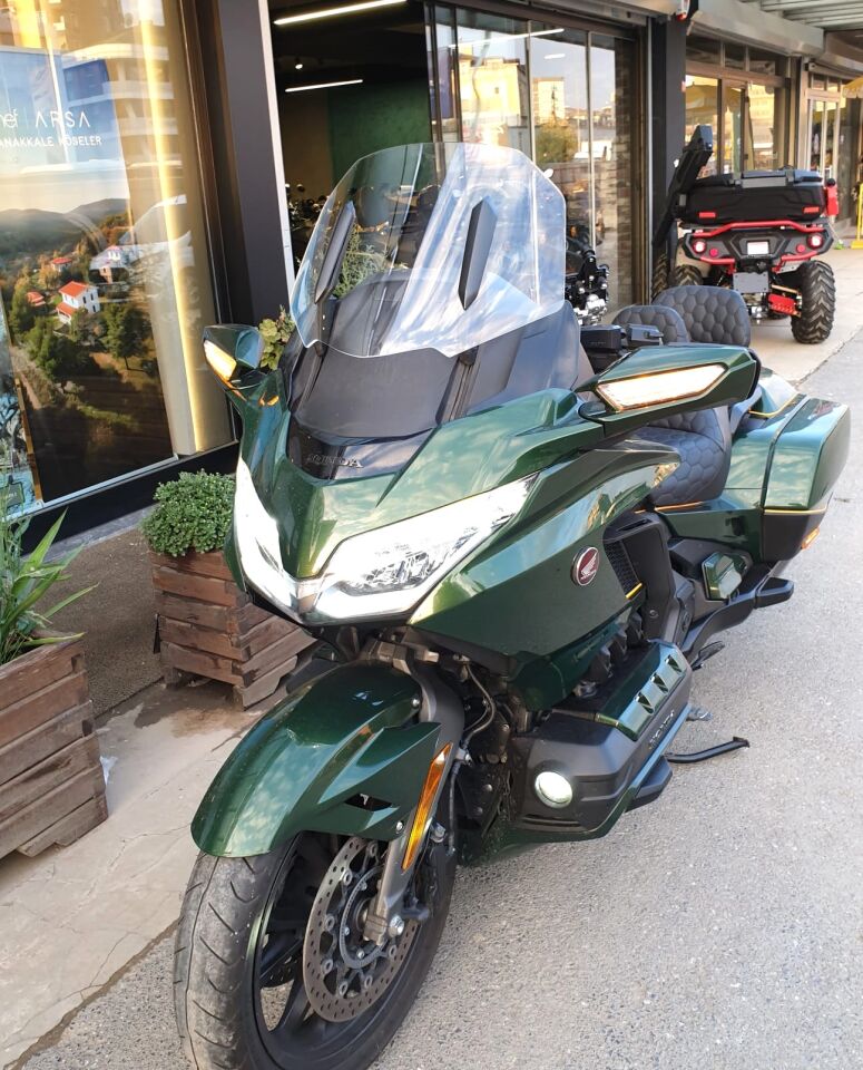 MOTOCAM Honda Goldwing Bagger Ön Cam 2018-2023 Model 38cm Şeffaf Renkli 4mm ORTA BOYLU