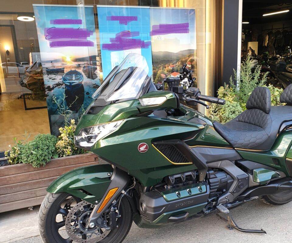 MOTOCAM Honda Goldwing Bagger Ön Cam 2018-2023 Model 38cm Şeffaf Renkli 4mm ORTA BOYLU