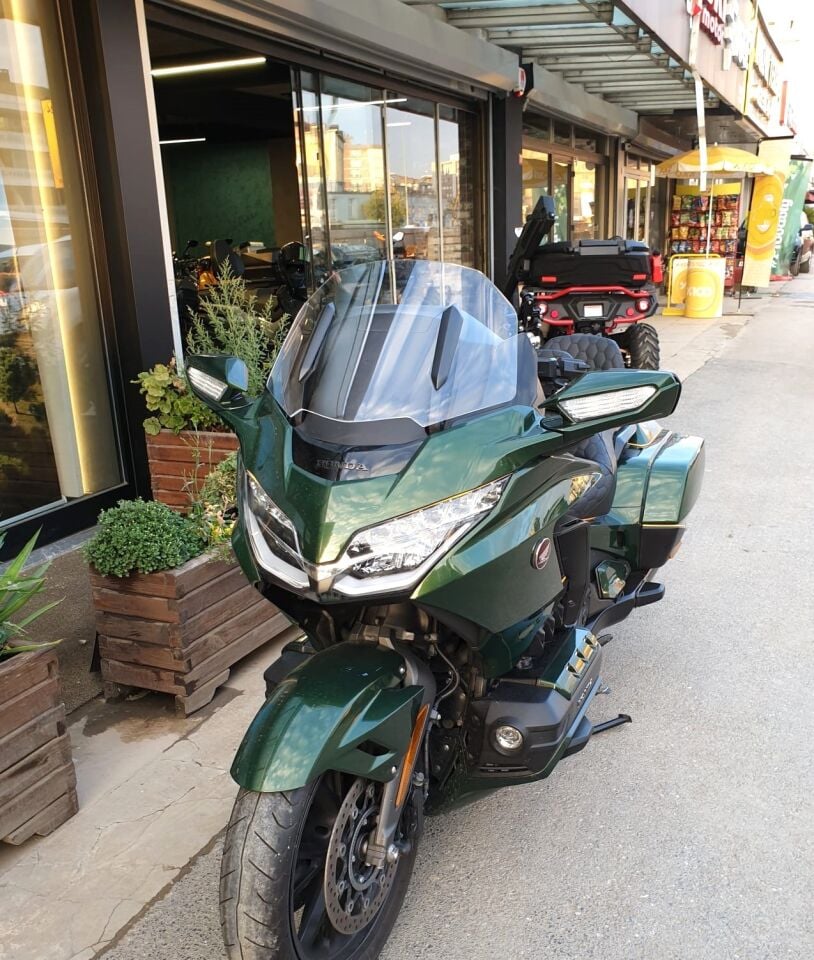 MOTOCAM Honda Goldwing Bagger Ön Cam 2018-2023 Model 38cm Şeffaf Renkli 4mm ORTA BOYLU