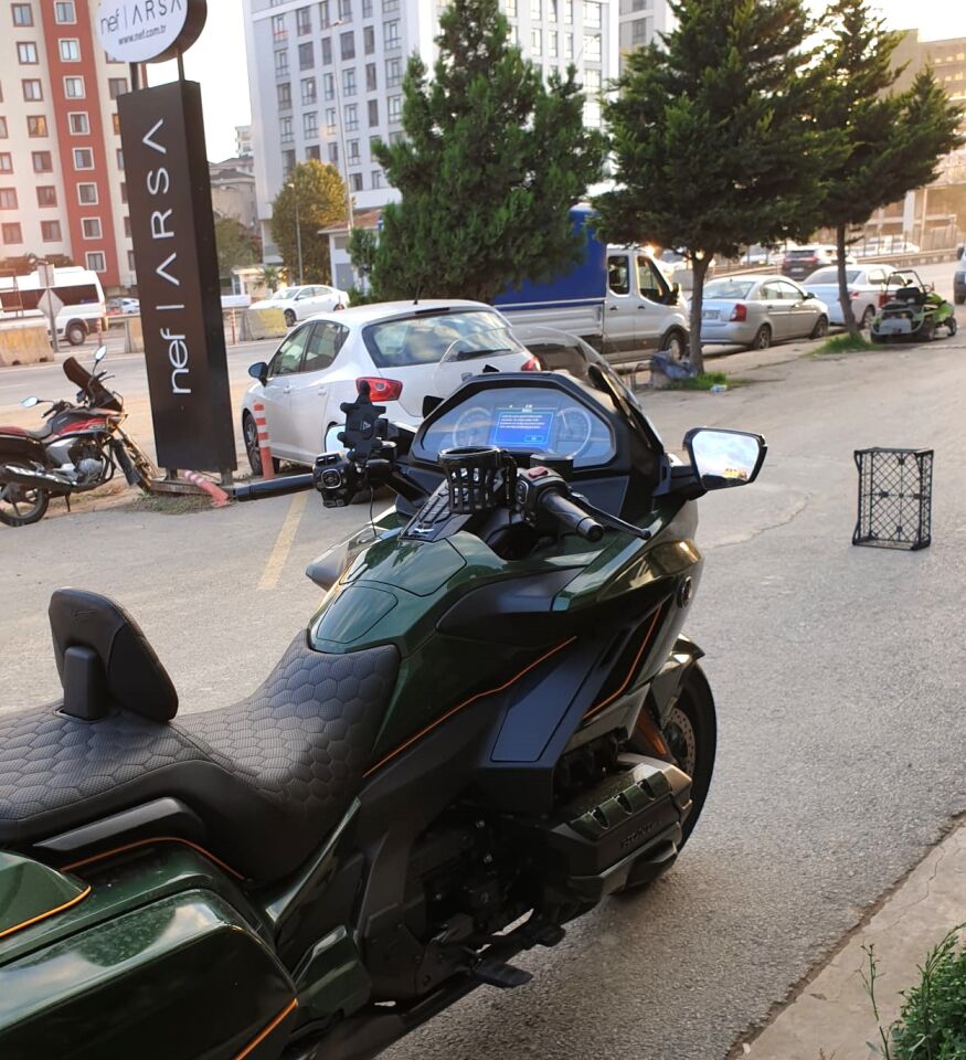 MOTOCAM Honda Goldwing Bagger Ön Cam 2018-2023 Model 38cm Şeffaf Renkli 4mm ORTA BOYLU