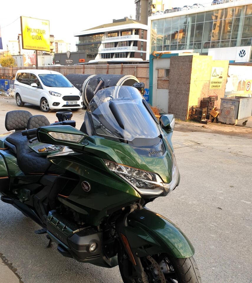 MOTOCAM Honda Goldwing Bagger Ön Cam 2018-2023 Model 38cm Şeffaf Renkli 4mm ORTA BOYLU