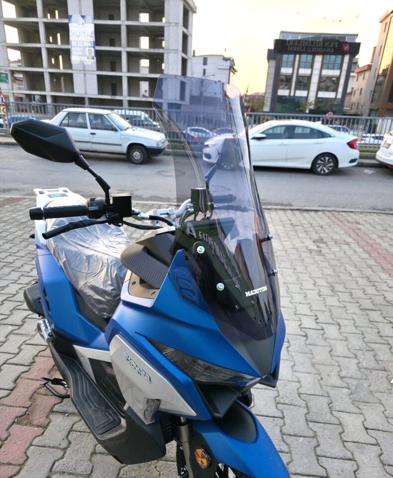 MOTOCAM Volta Revolt RSX7 Ön Cam 2022-2026 Model 65cm Füme Renkli 4mm