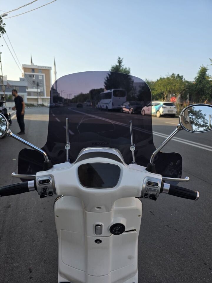 MOTOCAM Arora Safari 50 Ön Cam 2021-2026 Model 37cm Siyah Renkli 4mm Elcikli APARATSIZ