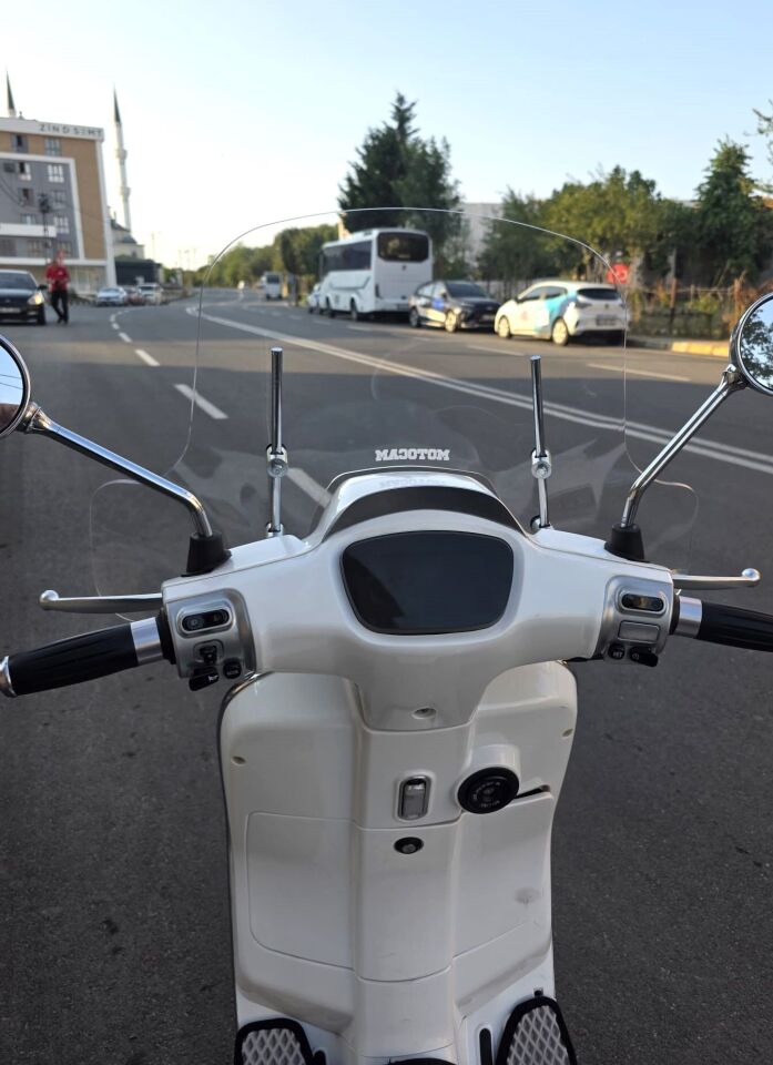 MOTOCAM Arora Safari 50 Ön Cam 2021-2026 Model 37cm Şeffaf Renkli 4mm Elcikli APARATSIZ