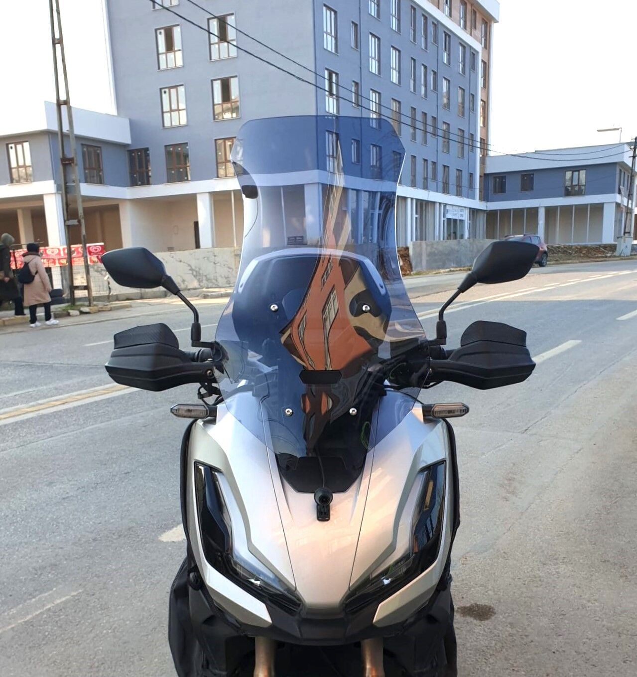 MOTOCAM Honda Adv 350 Ön Cam 2023-2026 Model 72cm Füme Renkli 4mm UZUN