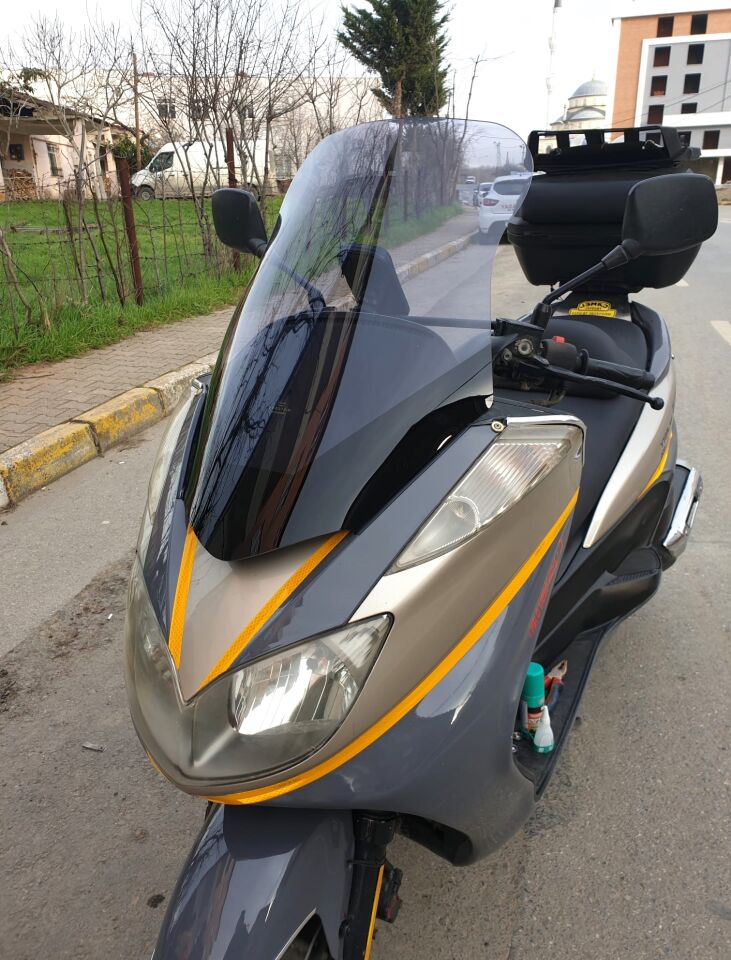 MOTOCAM Yamaha Majesty 400 Ön Cam 2003-2015 Model 68cm Füme Renkli 4mm