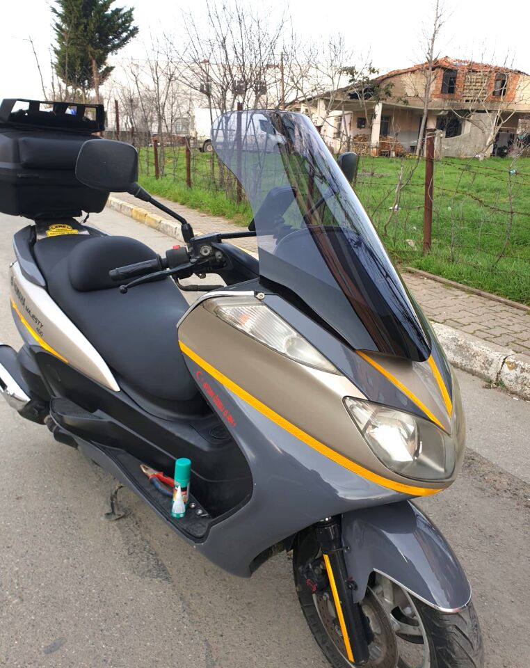 MOTOCAM Yamaha Majesty 400 Ön Cam 2003-2015 Model 68cm Füme Renkli 4mm