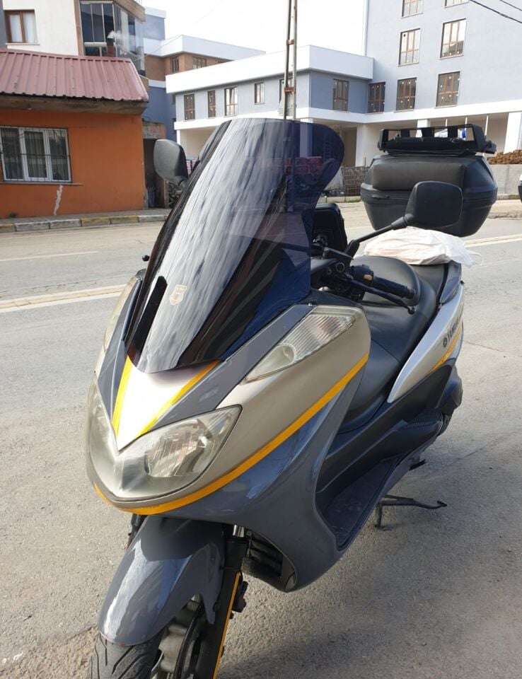 MOTOCAM Yamaha Majesty 400 Ön Cam 2003-2015 Model 68cm Siyah Renkli 4mm