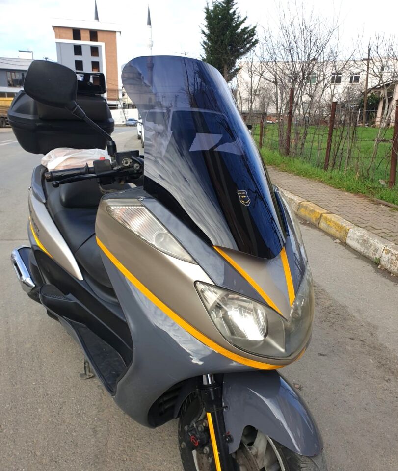 MOTOCAM Yamaha Majesty 400 Ön Cam 2003-2015 Model 68cm Siyah Renkli 4mm