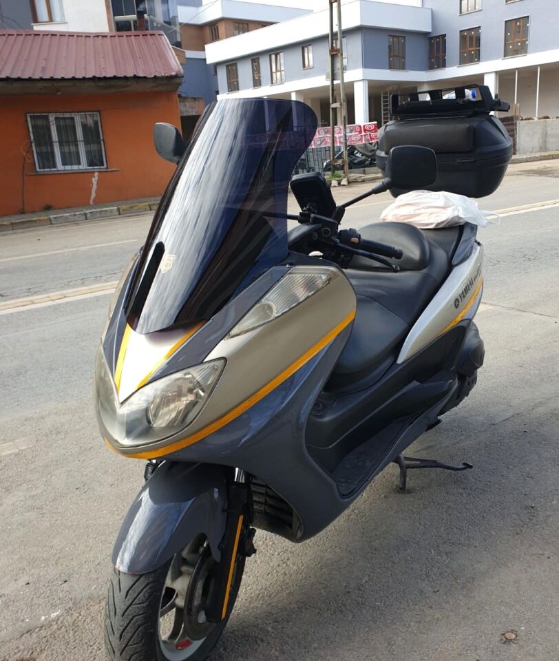 MOTOCAM Yamaha Majesty 400 Ön Cam 2003-2015 Model 68cm Siyah Renkli 4mm