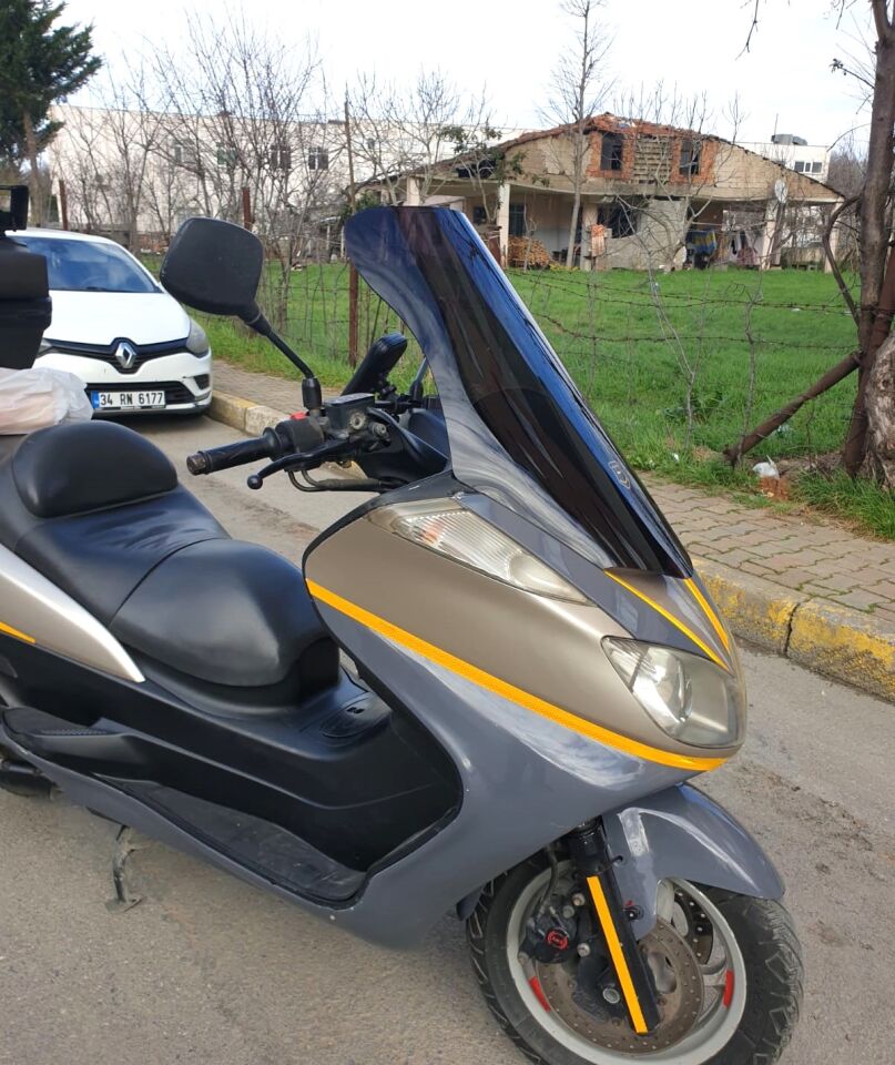 MOTOCAM Yamaha Majesty 400 Ön Cam 2003-2015 Model 68cm Siyah Renkli 4mm