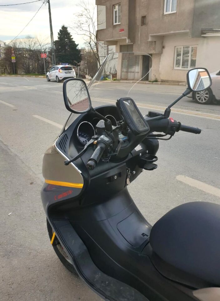 MOTOCAM Yamaha Majesty 400 Ön Cam 2003-2015 Model 68cm Şeffaf Renkli 4mm