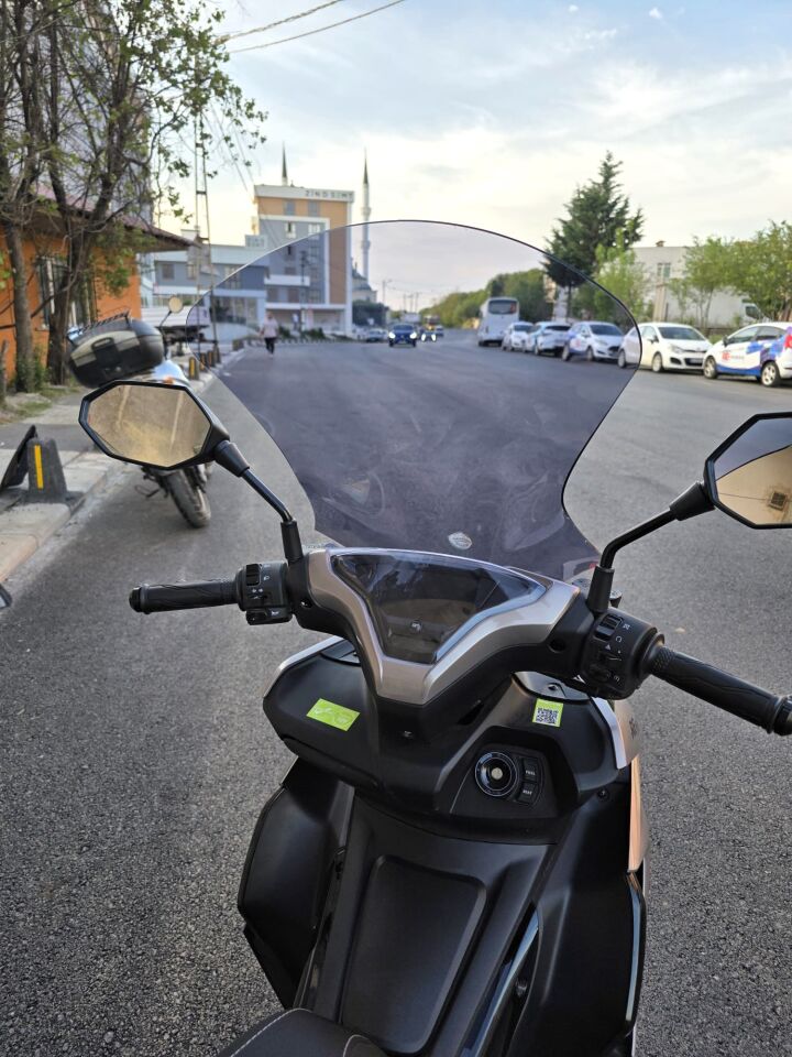MOTOCAM Yamaha MiO Aerox Ön Cam 54cm Füme Renkli 4mm SPORTİF