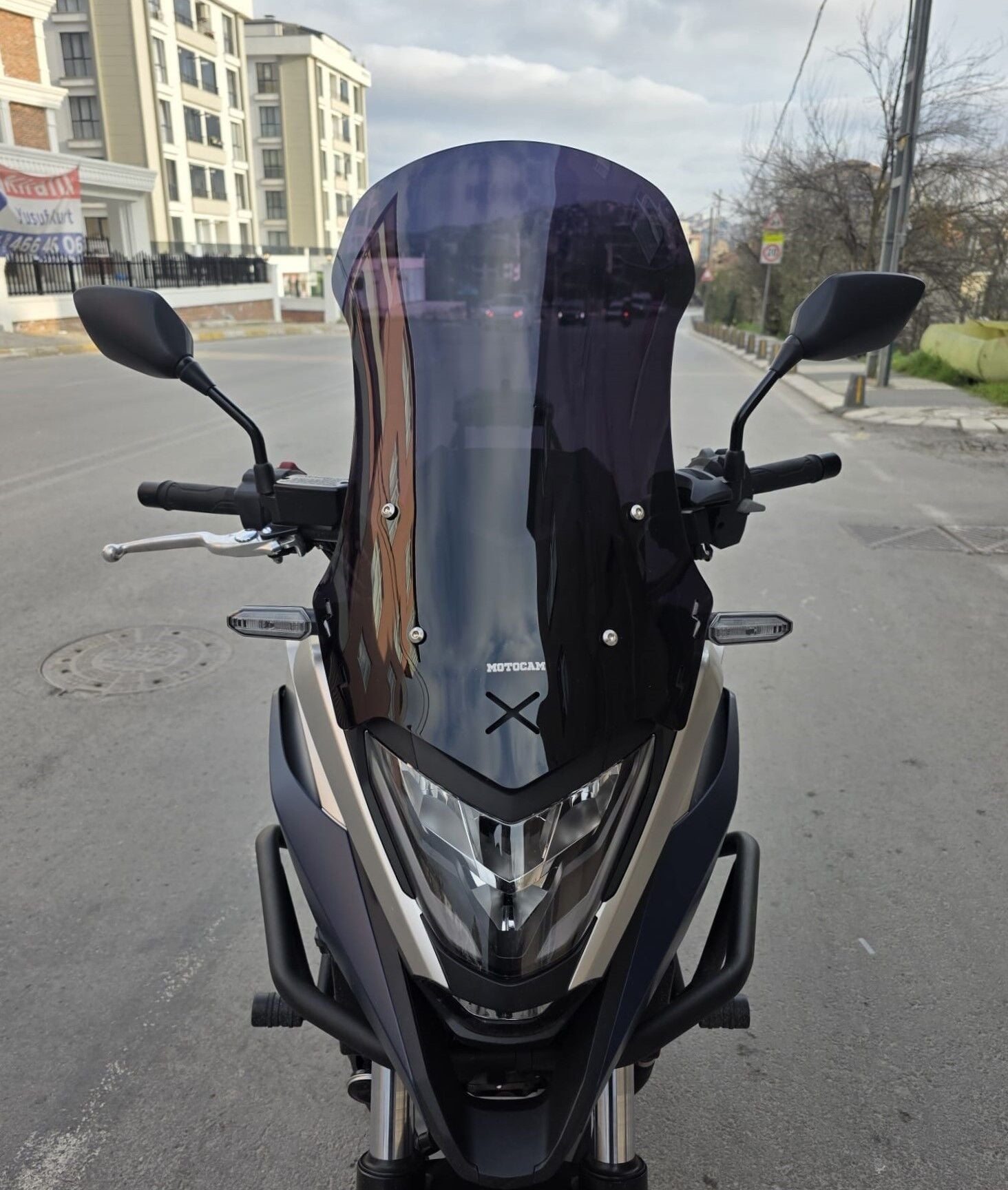 MOTOCAM Honda NC 700 750 X Ön Cam 2021-2024 Model 59cm Siyah Renkli 4mm UZUN