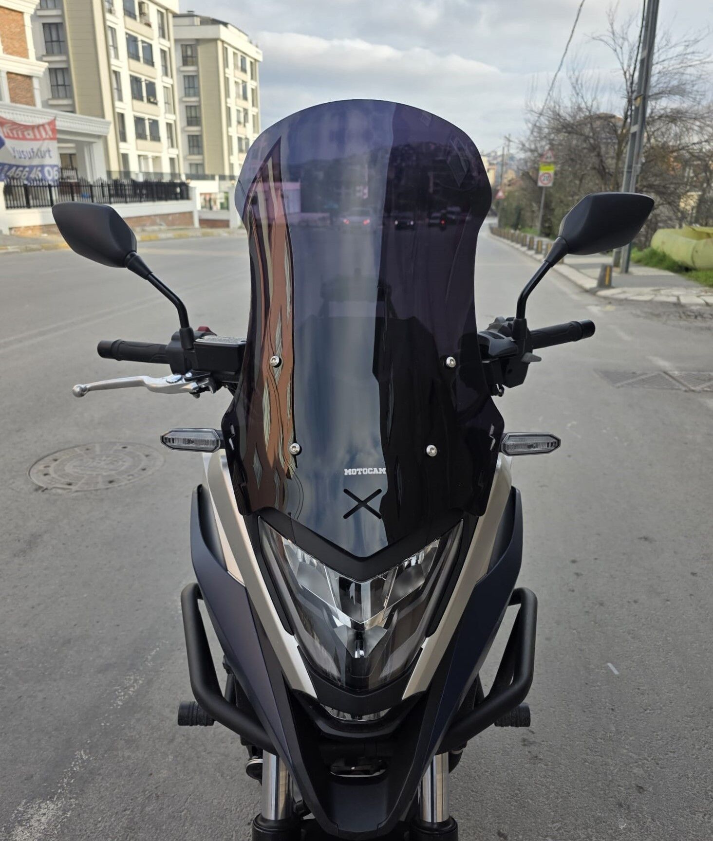 MOTOCAM Honda NC 700 750 X Ön Cam 2021-2024 Model 59cm Siyah Renkli 4mm UZUN