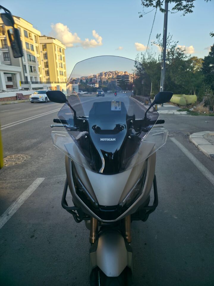 MOTOCAM Honda NT 1100 Ön Cam 2025-2026 Model 61cm Füme Renkli 4mm