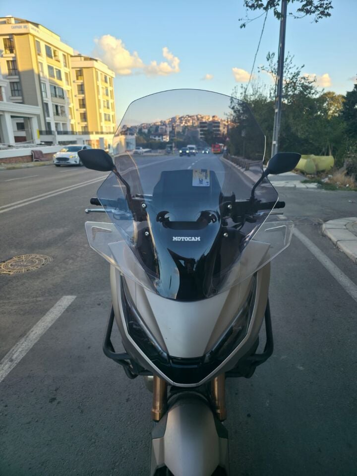 MOTOCAM Honda NT 1100 Ön Cam 2025-2026 Model 61cm Füme Renkli 4mm