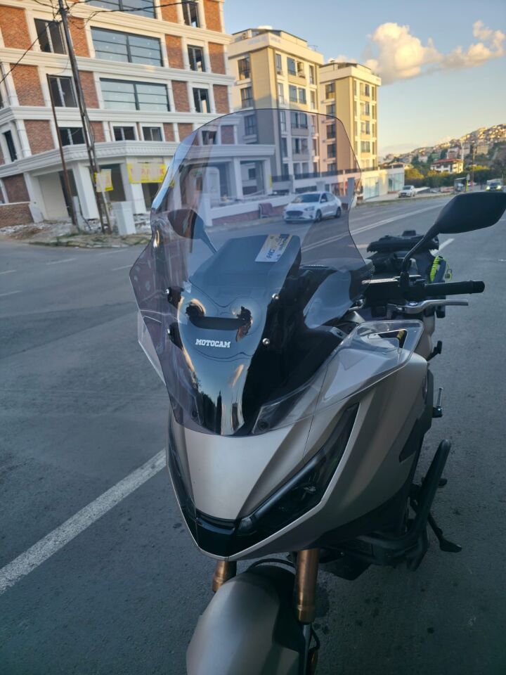 MOTOCAM Honda NT 1100 Ön Cam 2025-2026 Model 61cm Füme Renkli 4mm