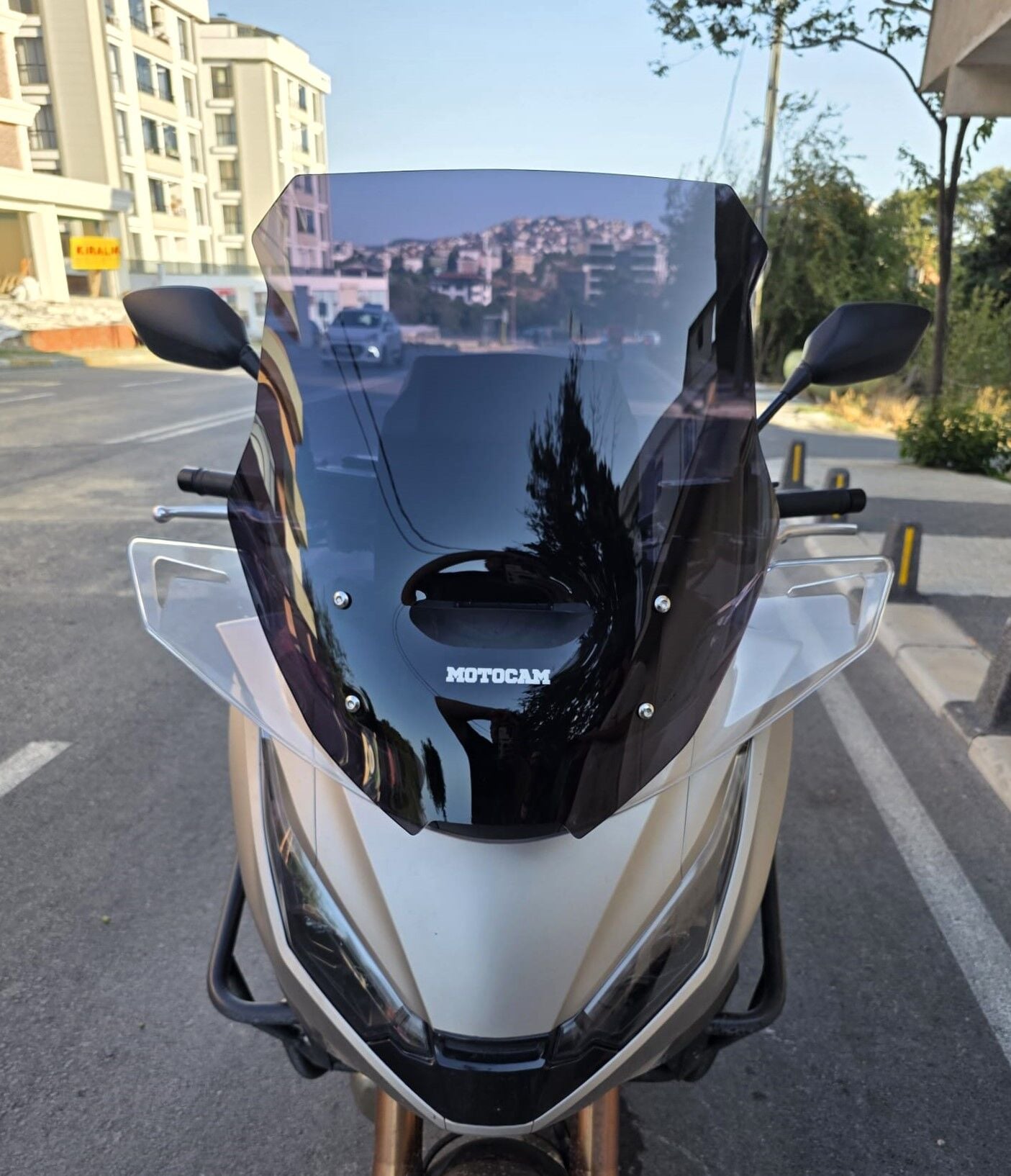 MOTOCAM Honda NT 1100 Ön Cam 2025-2026 Model 61cm Siyah Renkli 4mm İADE YOKTUR