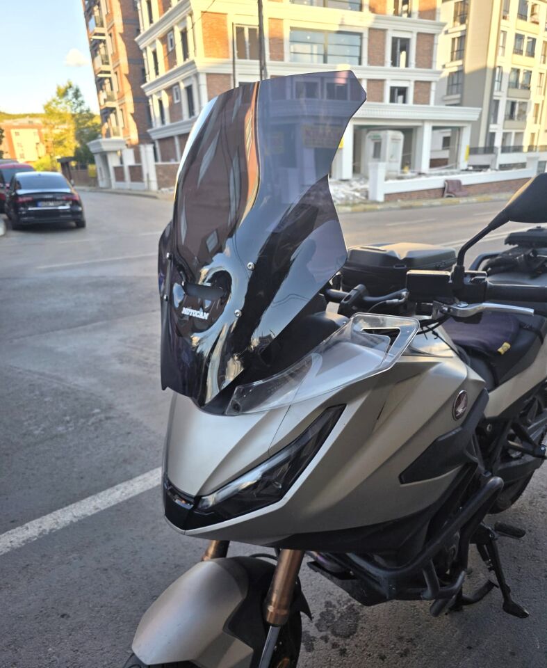MOTOCAM Honda NT 1100 Ön Cam 2025-2026 Model 61cm Siyah Renkli 4mm İADE YOKTUR