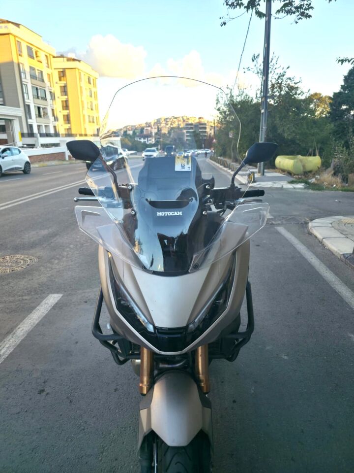 MOTOCAM Honda NT 1100 Ön Cam 2025-2026 Model 61cm Şeffaf Renkli 4mm