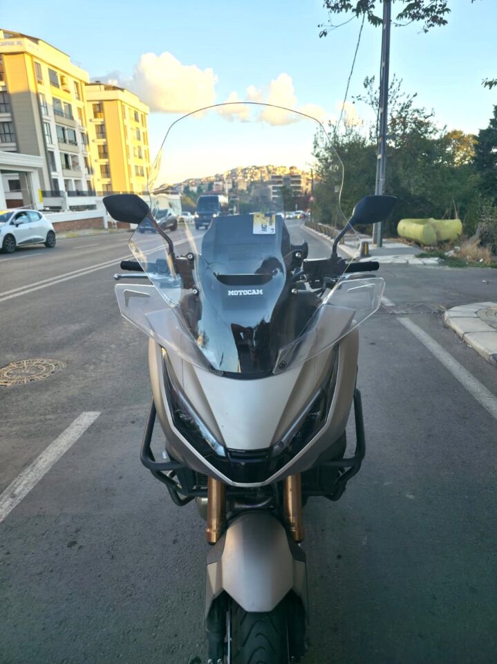 MOTOCAM Honda NT 1100 Ön Cam 2025-2026 Model 61cm Şeffaf Renkli 4mm