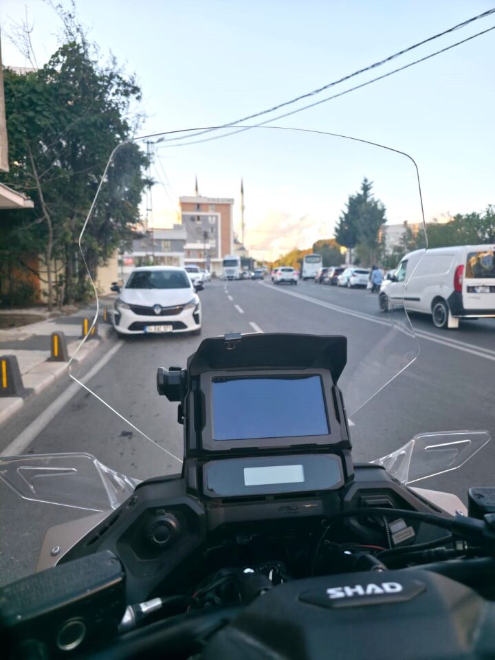 MOTOCAM Honda NT 1100 Ön Cam 2025-2026 Model 61cm Şeffaf Renkli 4mm