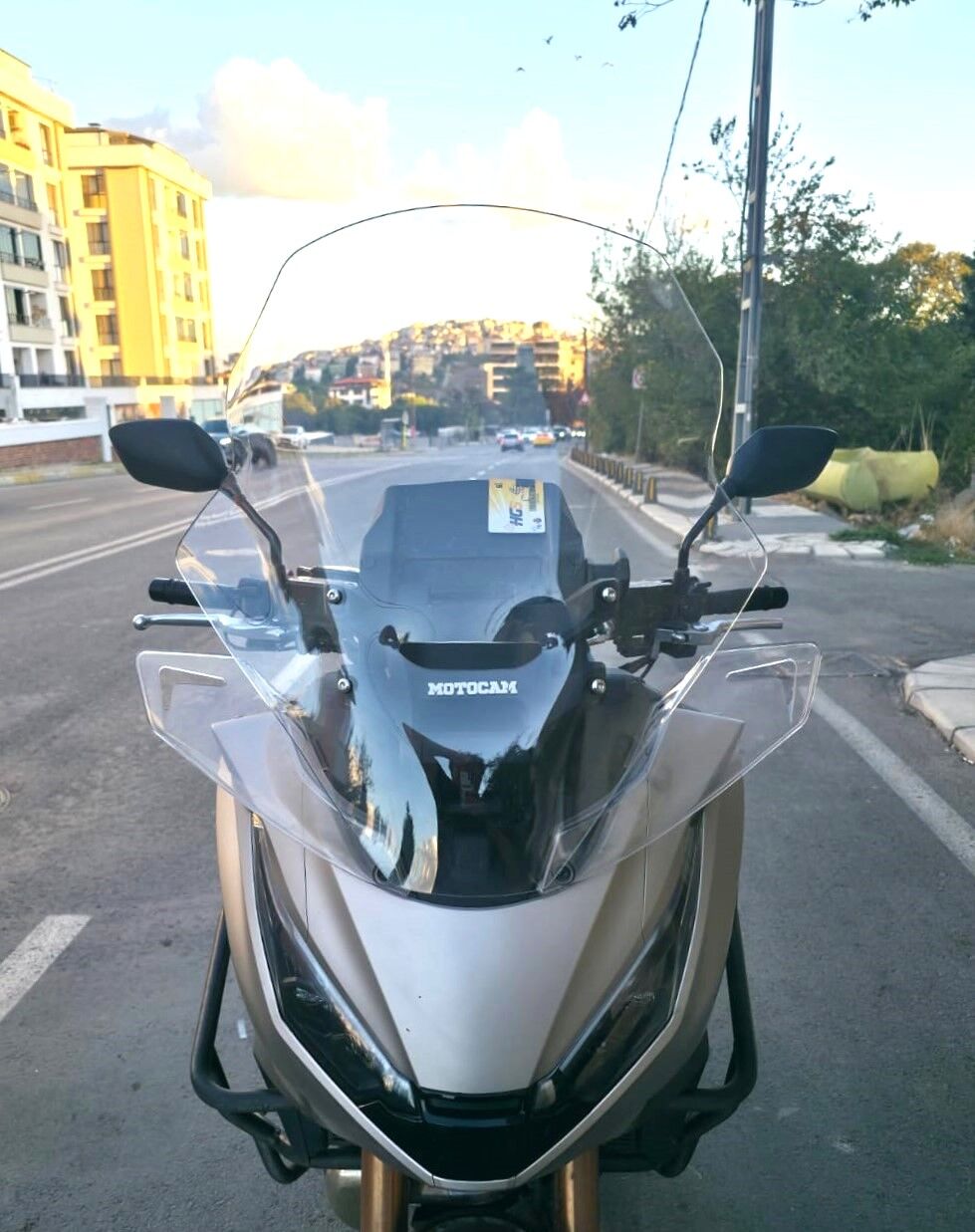 MOTOCAM Honda NT 1100 Ön Cam 2025-2026 Model 61cm Şeffaf Renkli 4mm