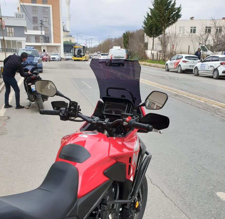 MOTOCAM Honda NX 500 Ön Cam 2025-2026 Model 44cm Siyah Renkli 4mm UZUN