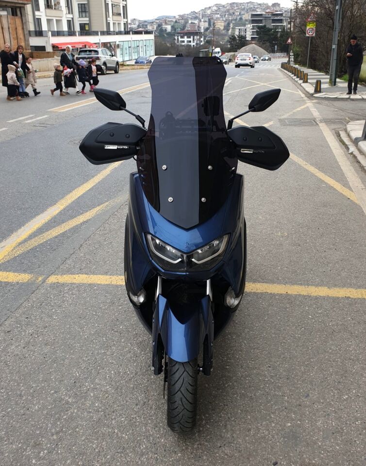 MOTOCAM Yamaha Nmax Ön Cam 2021-2024 Model 72cm Siyah Renkli 4mm UZUN