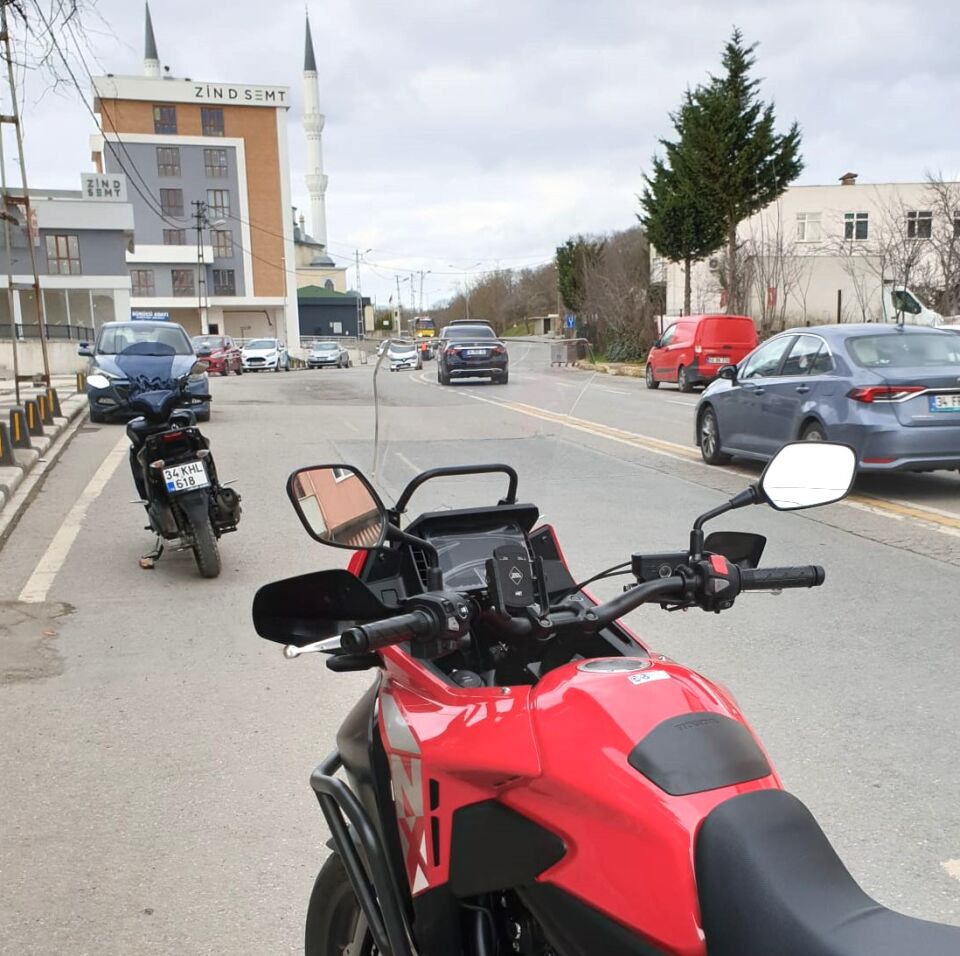 MOTOCAM Honda NX 500 Ön Cam 2025-2026 Model 44cm Şeffaf Renkli 4mm UZUN