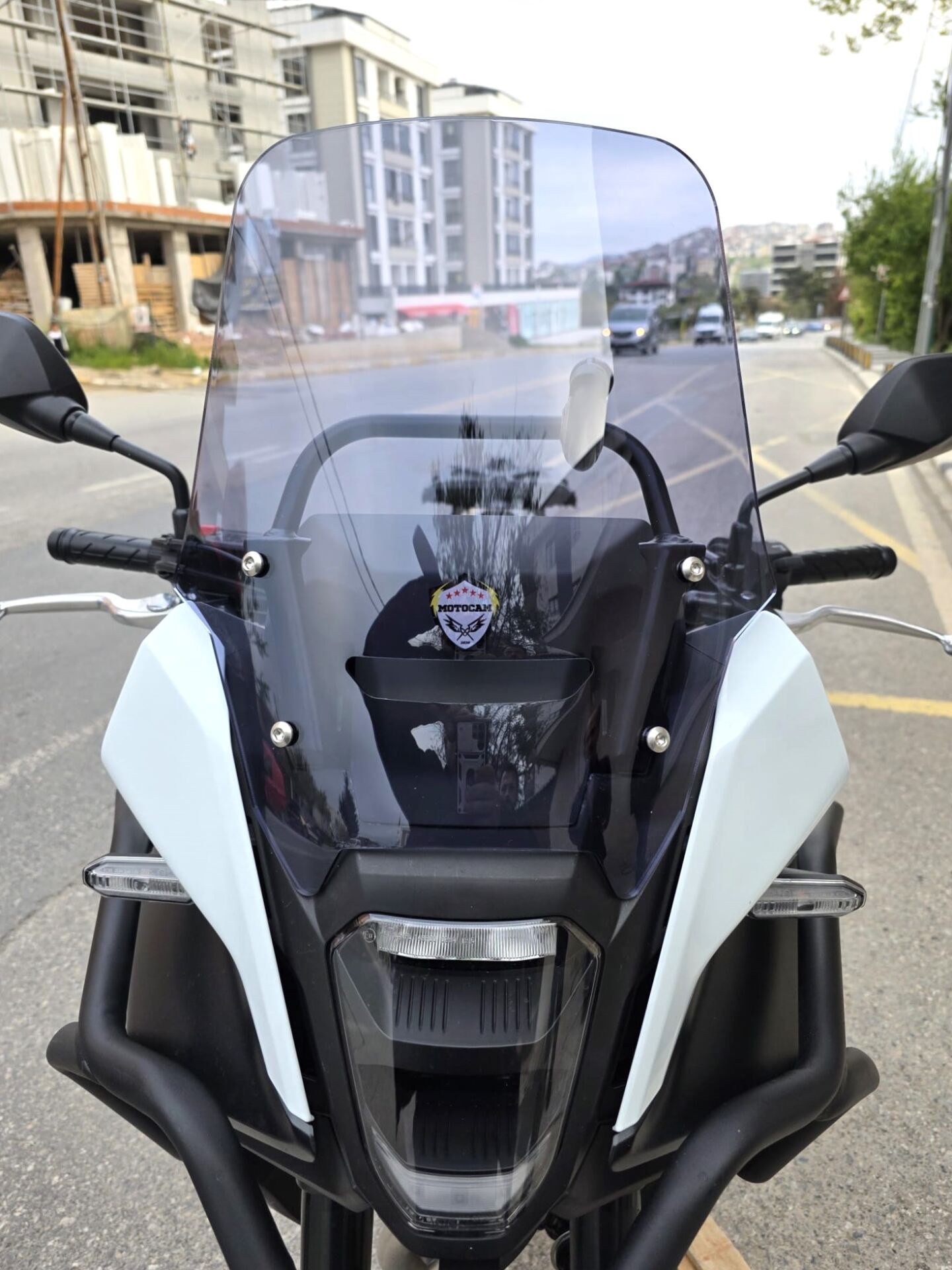 MOTOCAM Honda NX 500 Ön Cam 2025-2026 Model 34cm Füme Renkli 4mm Orijinal Boylu