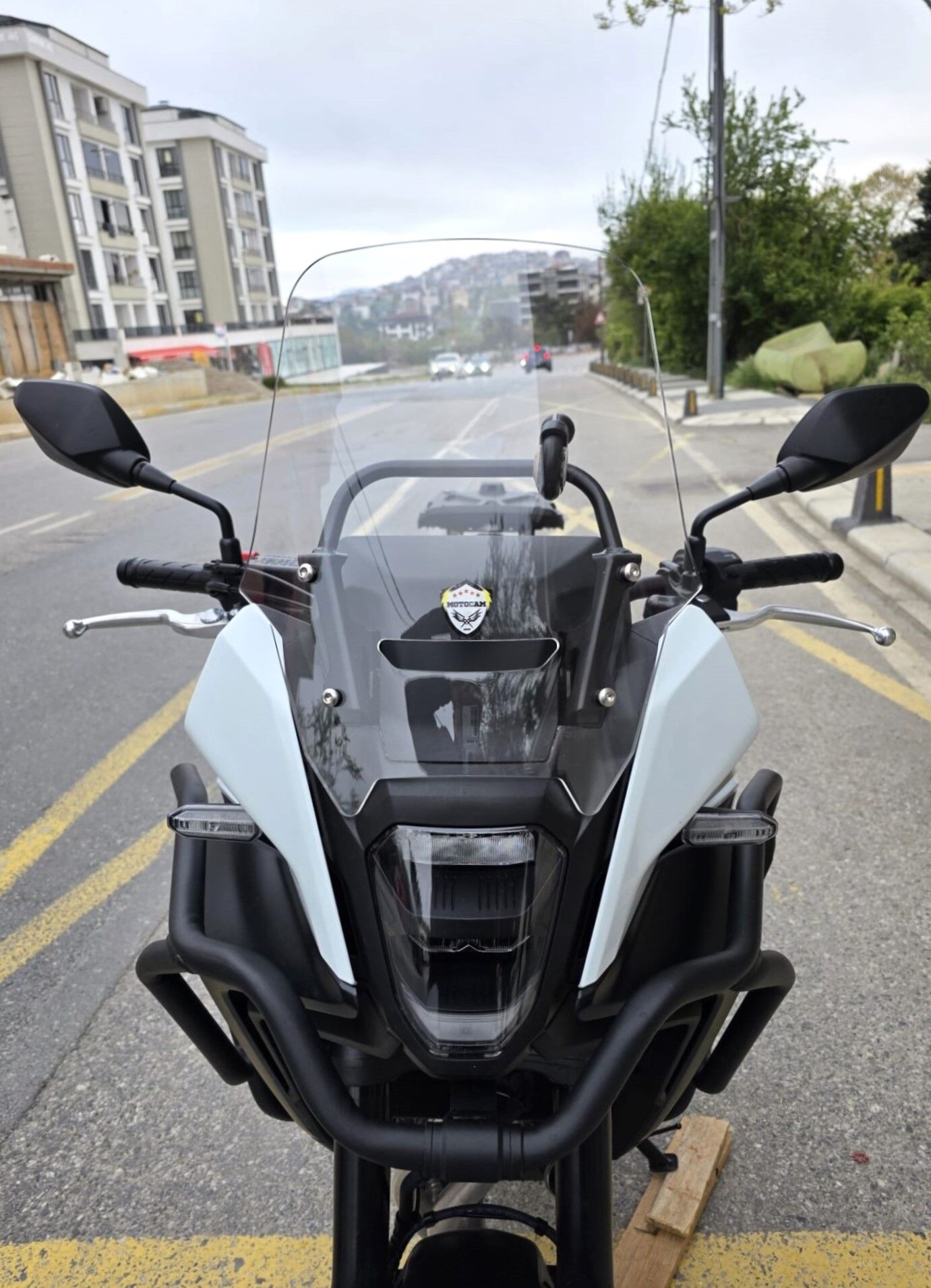 MOTOCAM Honda NX 500 Ön Cam 2025-2026 Model 34cm Şeffaf Renkli 4mm Orijinal Boylu