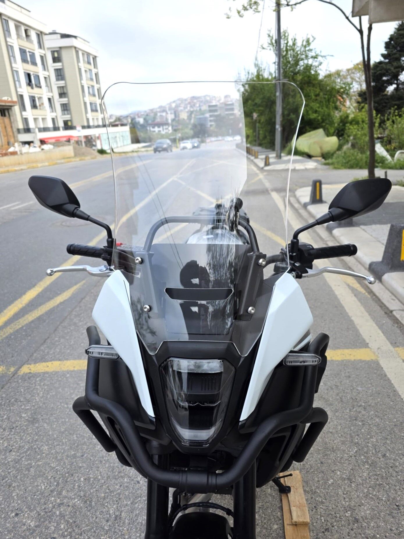 MOTOCAM Honda NX 500 Ön Cam 2025-2026 Model 48cm Şeffaf Renkli 4mm UZUN