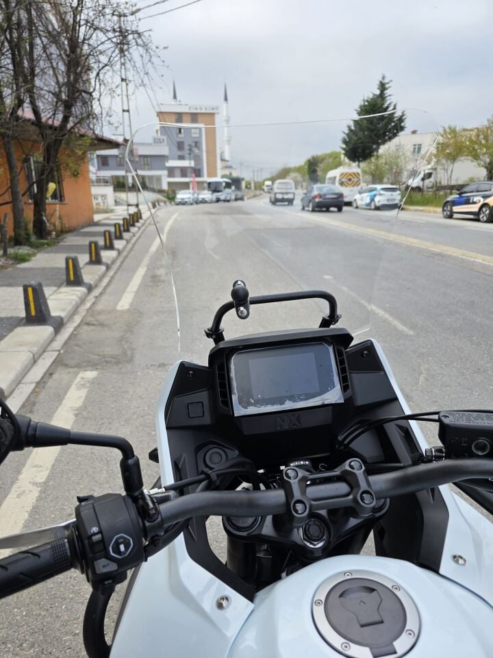 MOTOCAM Honda NX 500 Ön Cam 2025-2026 Model 48cm Şeffaf Renkli 4mm UZUN